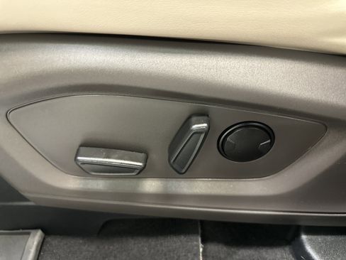 Used 2022 Ford Explorer Platinum w/ Equipment Group 601A image 24