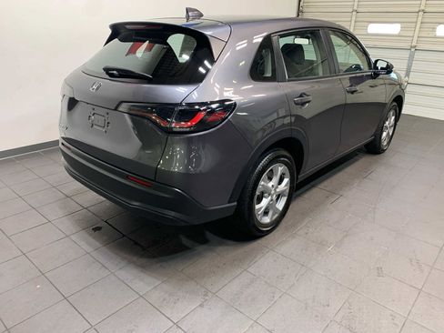 Used 2025 Honda HR-V LX image 2