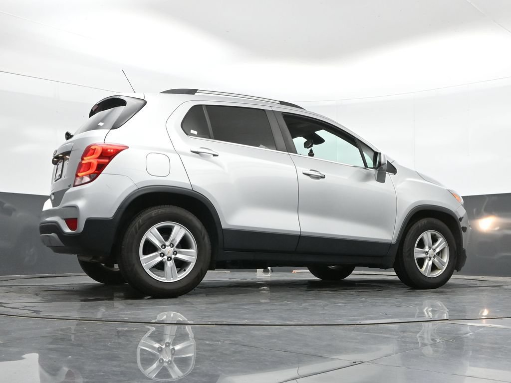 Used 2020 Chevrolet Trax LT w/ LT Convenience Package FWD image 41
