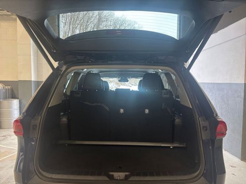 Used 2025 Toyota Grand Highlander LE image 33