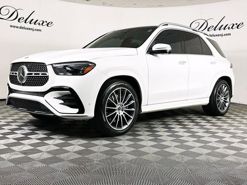 Used 2024 Mercedes-Benz GLE 450 GLE 450 AMG Line Night 4MATIC image 3