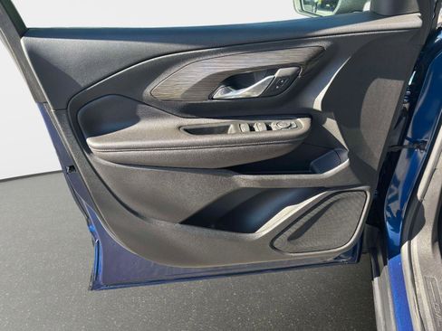 Used 2022 GMC Terrain SLE w/ Driver Convenience Package image 16