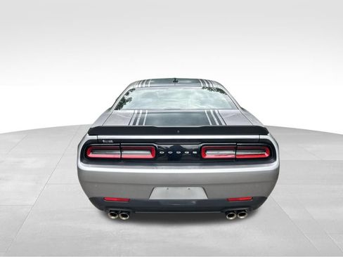 Used 2016 Dodge Challenger R/T RWD image 4