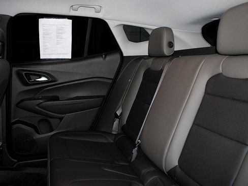 Used 2024 Chevrolet Trax ACTIV w/ Sunroof Package image 25