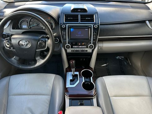 Used 2013 Toyota Camry XLE image 14