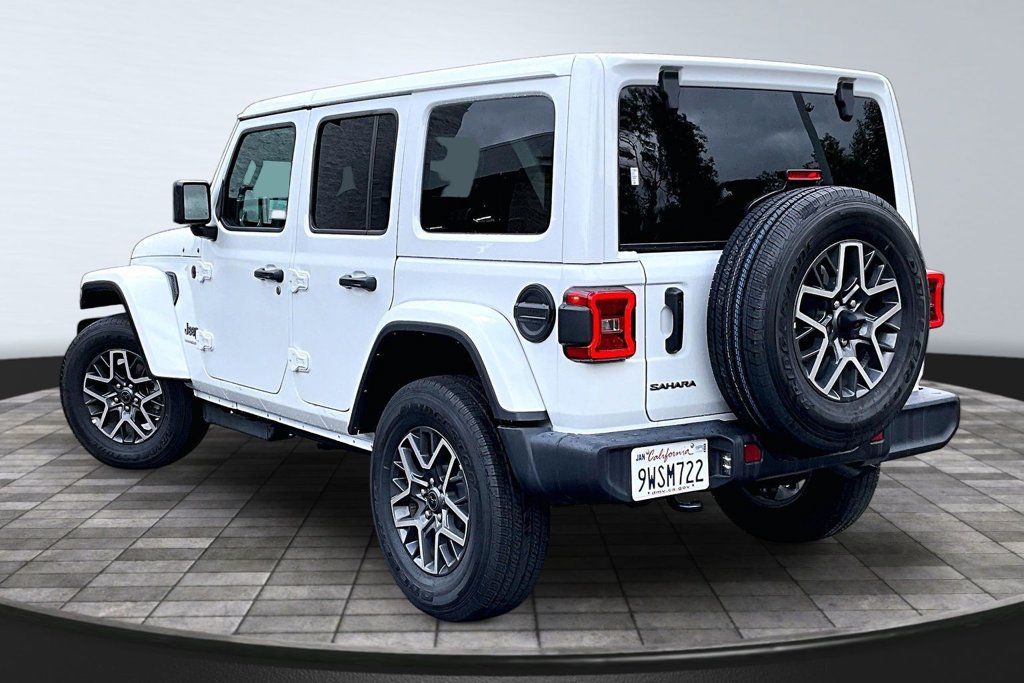 Used 2026 Jeep Wrangler Unlimited Sahara AWD/4WD image 21