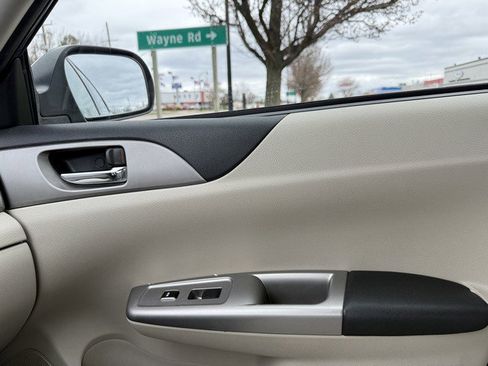 Used 2010 Subaru Impreza 2.5i image 26