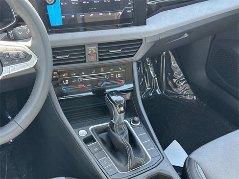 New 2026 Volkswagen Jetta SE image 10