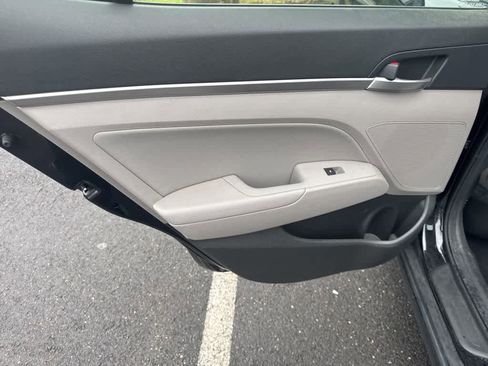 Used 2020 Hyundai Elantra SEL FWD image 16