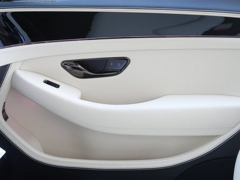 Used 2026 Bentley Continental GTC AWD/4WD image 16