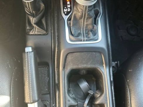 Used 2020 Jeep Wrangler Unlimited Sahara AWD/4WD image 19