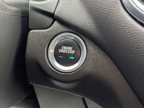 Used 2023 Chevrolet Equinox LT FWD image 29