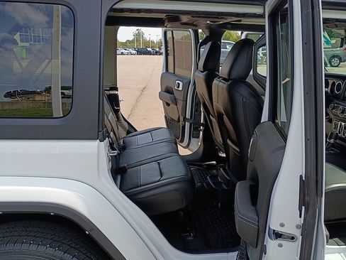 Used 2023 Jeep Wrangler Unlimited Sahara w/ Cold Weather Group AWD/4WD image 15