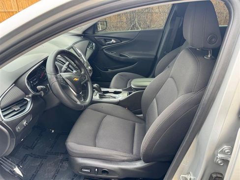 Used 2018 Chevrolet Malibu LT FWD image 24