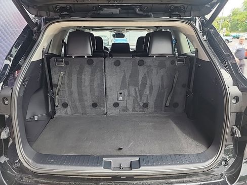 Used 2023 Toyota Highlander L image 27