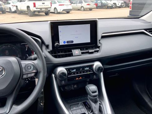 Used 2025 Toyota RAV4 LE image 7