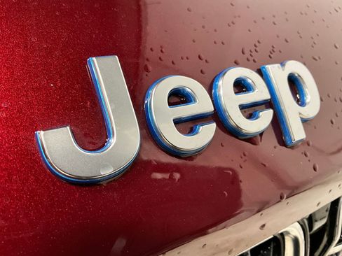 Used 2025 Jeep Grand Cherokee Summit image 27