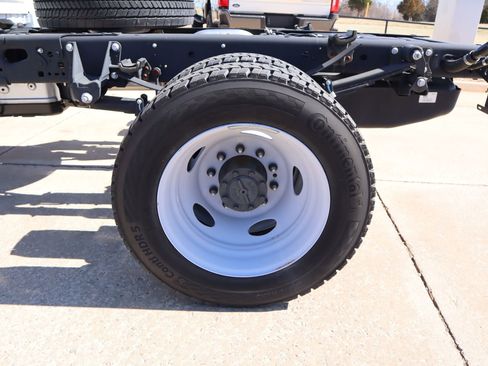 New 2025 Ford F550 4x4 Crew Cab Super Duty image 14