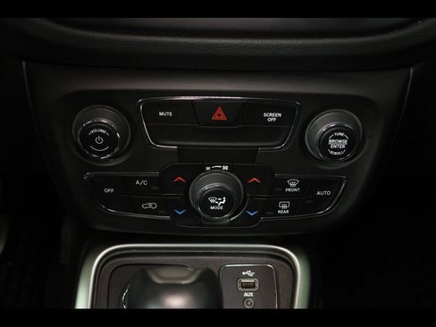 Used 2018 Jeep Compass Latitude w/ Popular Equipment Group AWD/4WD image 22