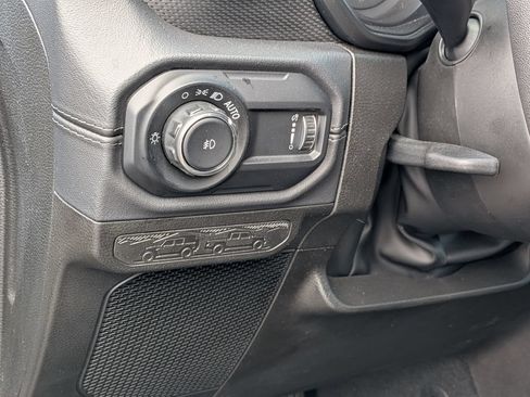 Used 2024 Jeep Wrangler Unlimited Rubicon AWD/4WD image 19