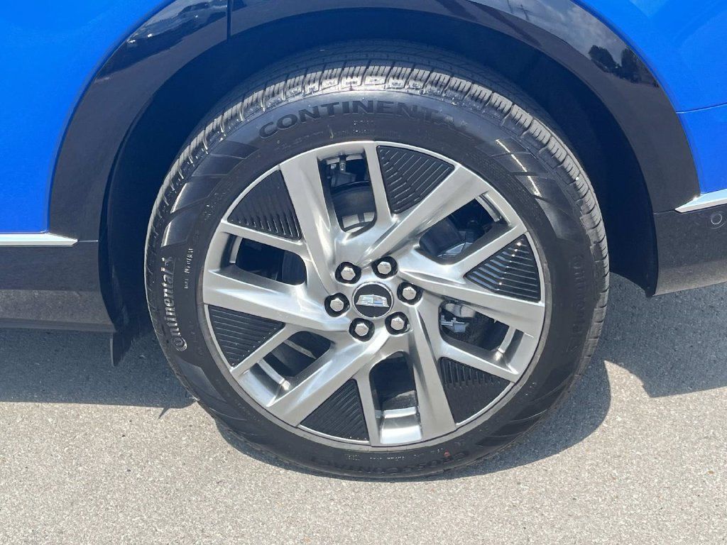 Certified 2026 Cadillac Optiq Luxury 1 RWD image 12