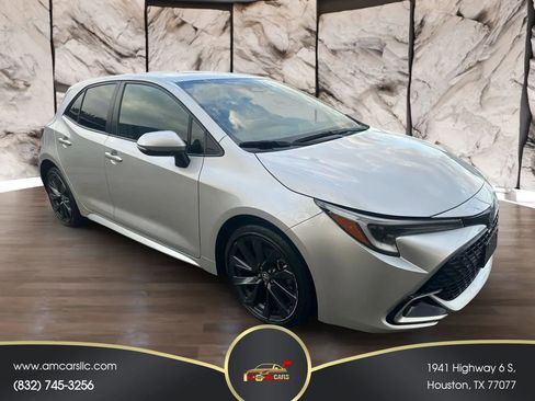 Used 2023 Toyota Corolla XSE FWD image 2