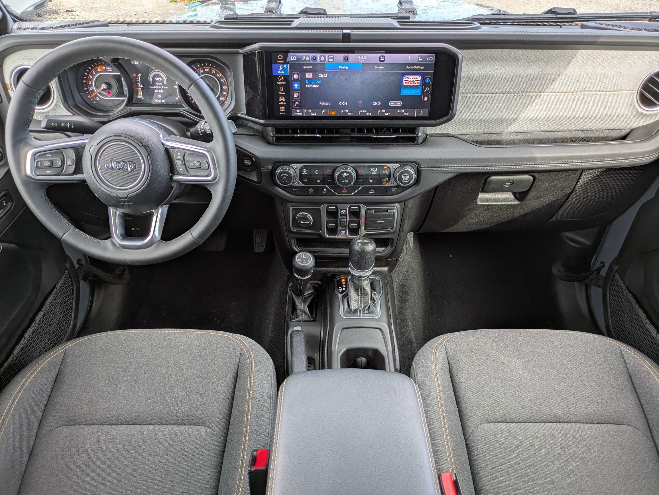 Used 2026 Jeep Wrangler Unlimited Sahara AWD/4WD image 15