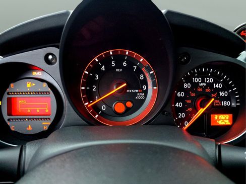 Used 2016 Nissan 370Z NISMO image 16