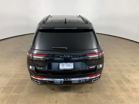 Used 2022 Jeep Grand Cherokee Overland AWD/4WD image 11