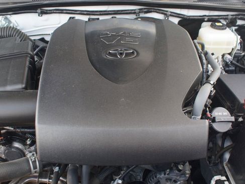 Used 2021 Toyota Tacoma TRD Off-Road w/ TRD Premium Off Road Package AWD/4WD image 29
