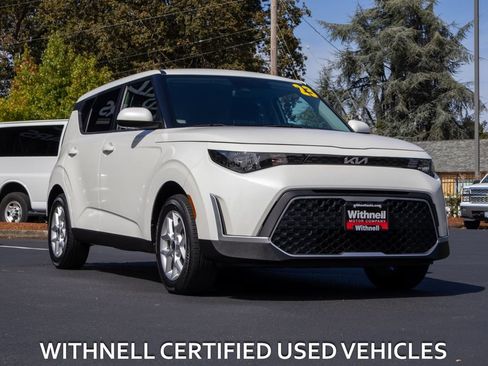 Used 2023 Kia Soul LX w/ LX Technology Package FWD image 2
