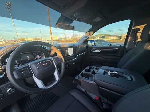 Used 2025 GMC Sierra 1500 Elevation image 15