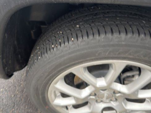 Used 2023 Jeep Compass Latitude image 7