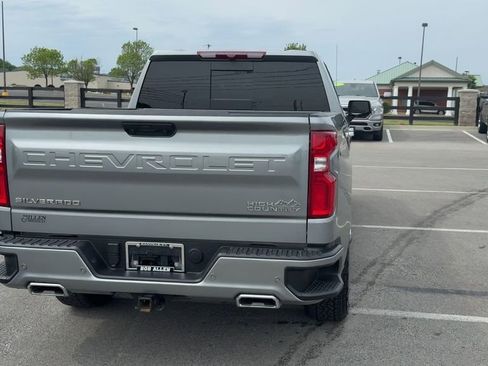 Used 2025 Chevrolet Silverado 1500 High Country AWD/4WD image 6