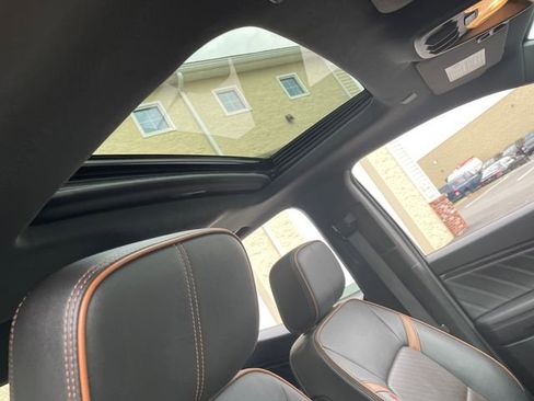 Used 2023 GMC Canyon AT4 w/ AT4 Premium Package image 42