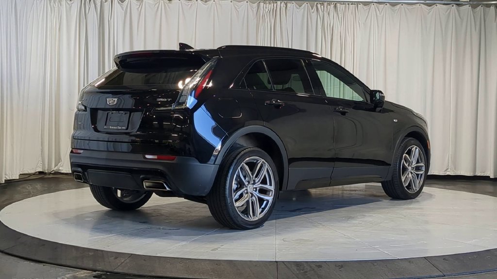 Used 2023 Cadillac XT4 Sport AWD/4WD image 10