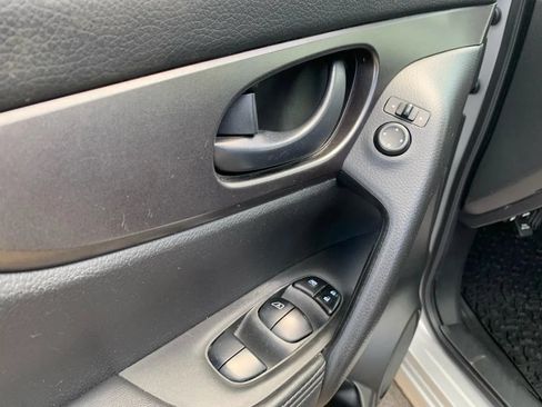 Used 2020 Nissan Rogue Sport S FWD image 17