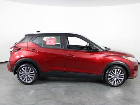 Certified 2023 Nissan Kicks SV image 15
