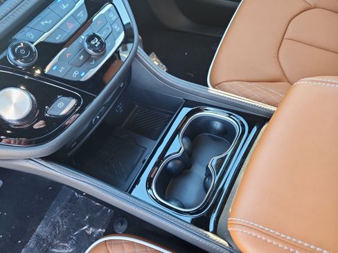 New 2026 Chrysler Pacifica Pinnacle image 16