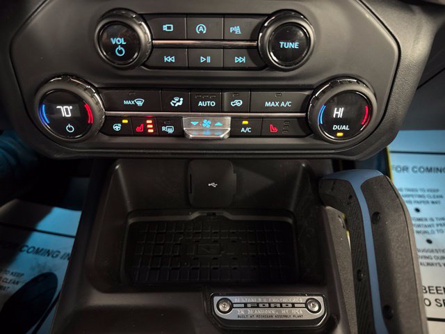 Certified 2024 Ford Bronco Wildtrak AWD/4WD image 16