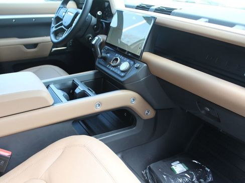 New 2026 Land Rover Defender 110 S AWD/4WD image 21