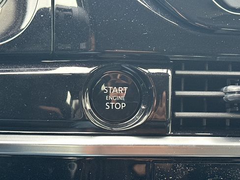 New 2025 Nissan Pathfinder SV image 23