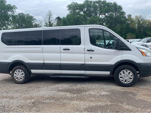 Used 2015 Ford Transit 350 XLT RWD image 4