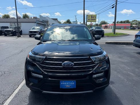 Certified 2022 Ford Explorer XLT w/ Equipment Group 202A AWD/4WD image 3