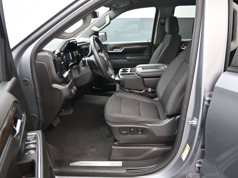Used 2025 Chevrolet Silverado 1500 LT RWD image 13