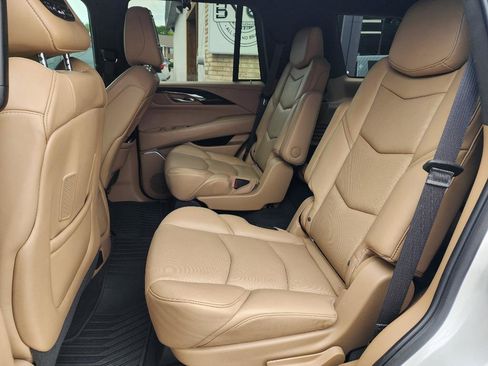 Used 2019 Cadillac Escalade Platinum AWD/4WD image 9