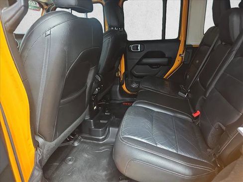 Used 2018 Jeep Wrangler Unlimited Sahara AWD/4WD image 15