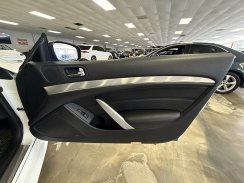 Used 2014 INFINITI Q60 Journey w/ Premium Package image 17