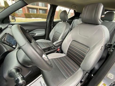 Used 2023 Nissan Kicks SR w/ SR Premium Package FWD image 17