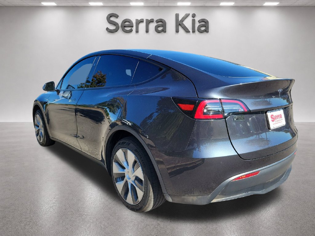 Used 2024 Tesla Model Y 2WD image 3